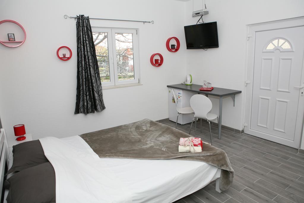 Apartments & Room Dijana Trogir Quarto foto